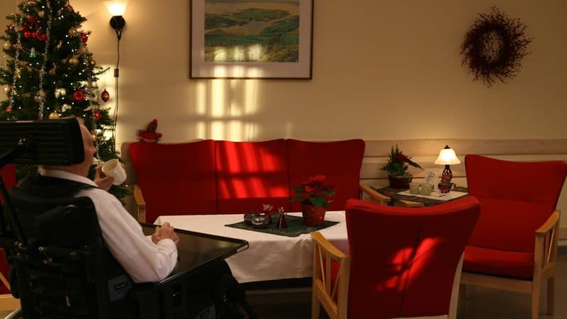 釧路の公園でゲートボールを楽しむシニアグループ